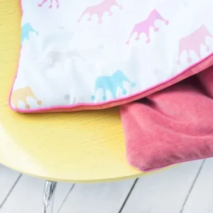 Barnfilt,babypled, lekmata 80×100 princess crowns