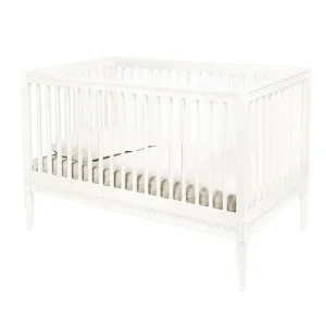 Antik spjälsäng med madrass till barnrummet, vit